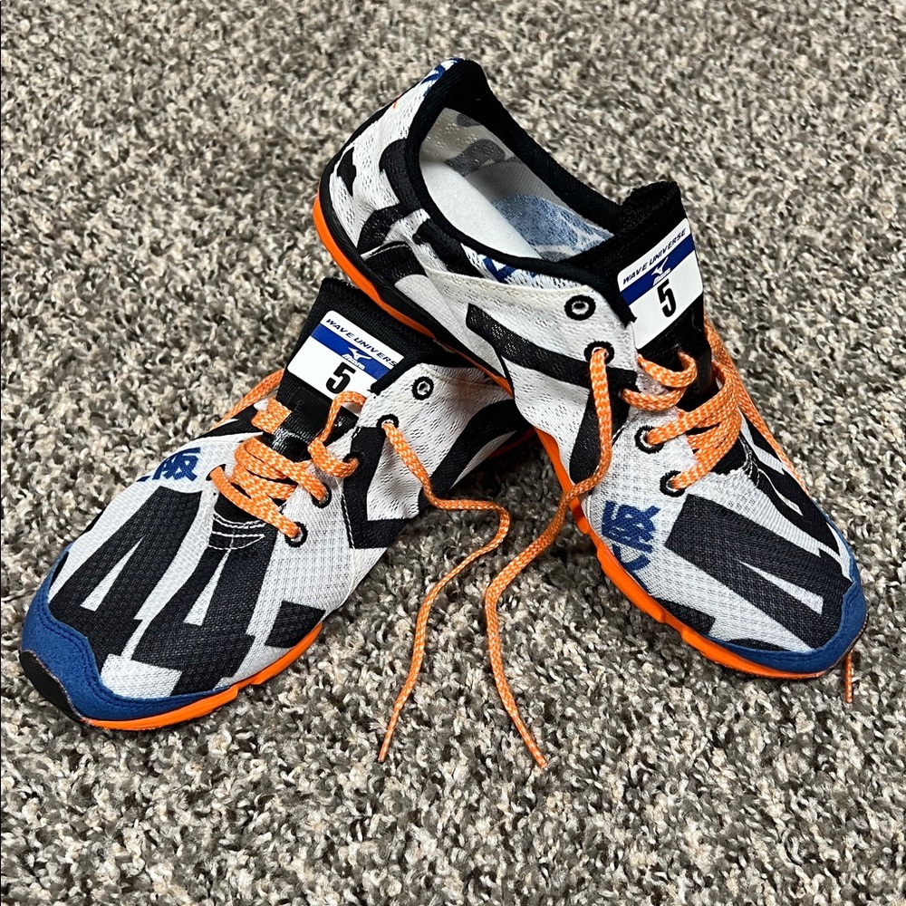 Mizuno Wave Universe 5 Running Shoes